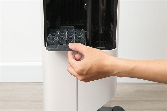 Máy hút bụi cầm tay Roborock H60 Hub Pro - Đen